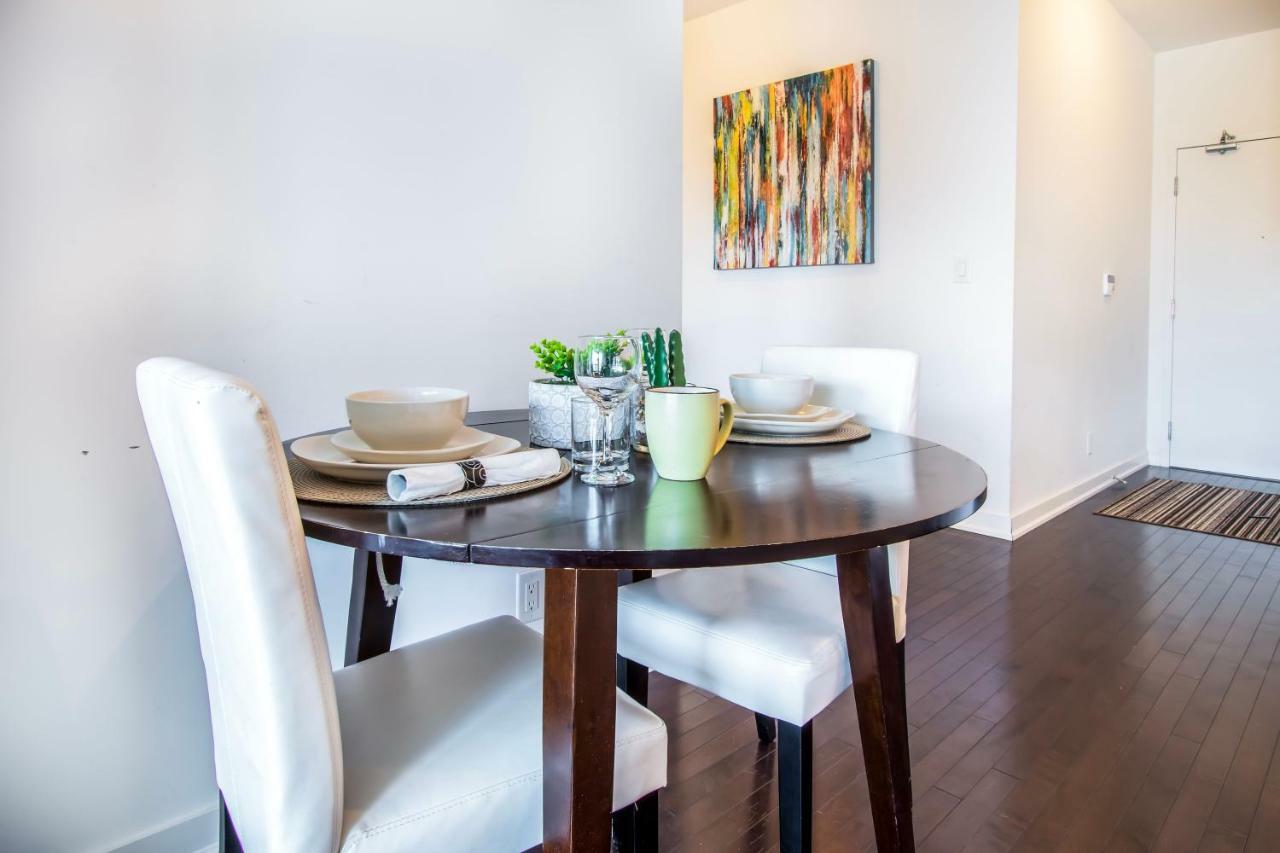 Micasa Suites - Modern Executive Condo Торонто Екстер'єр фото