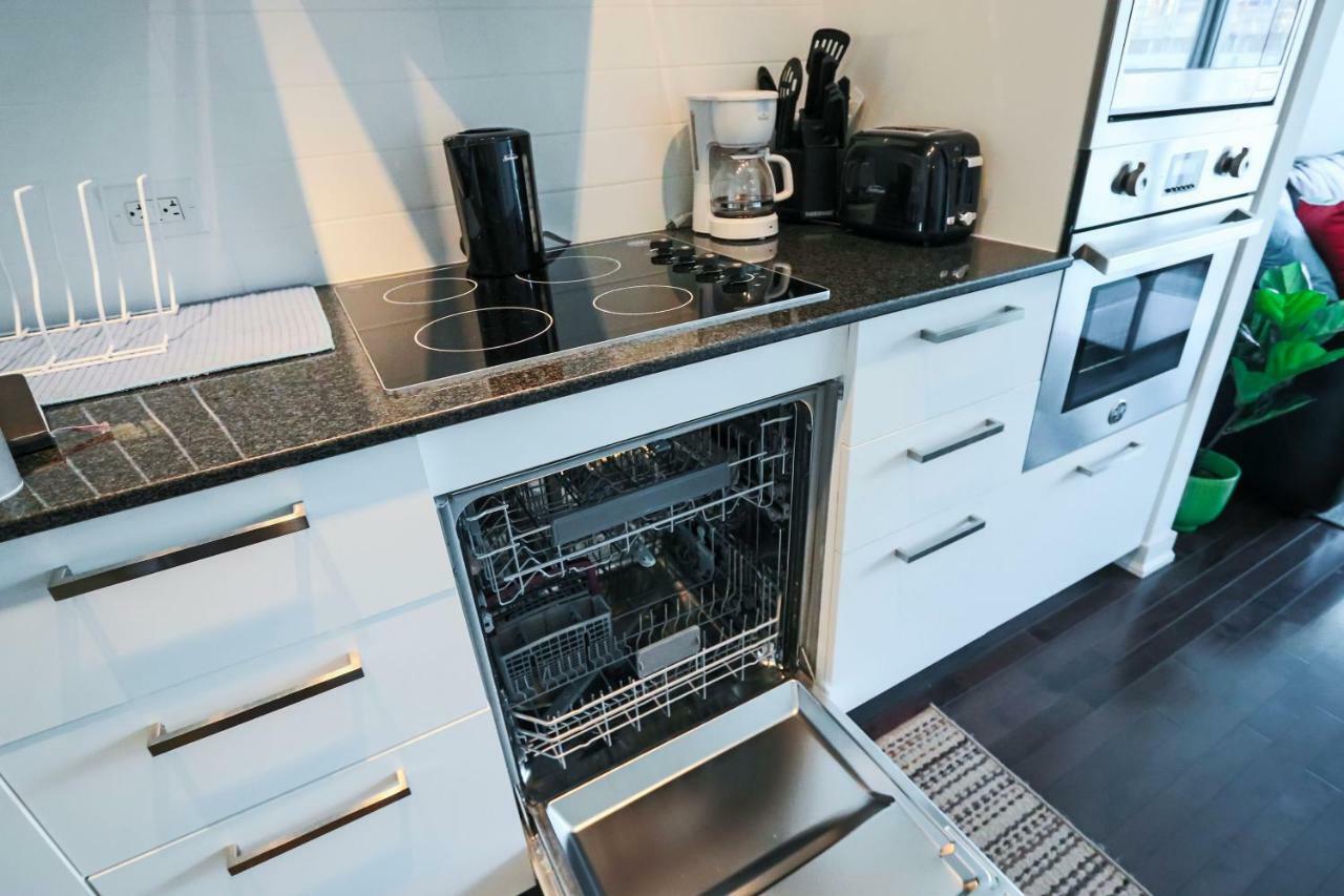 Micasa Suites - Modern Executive Condo Торонто Екстер'єр фото