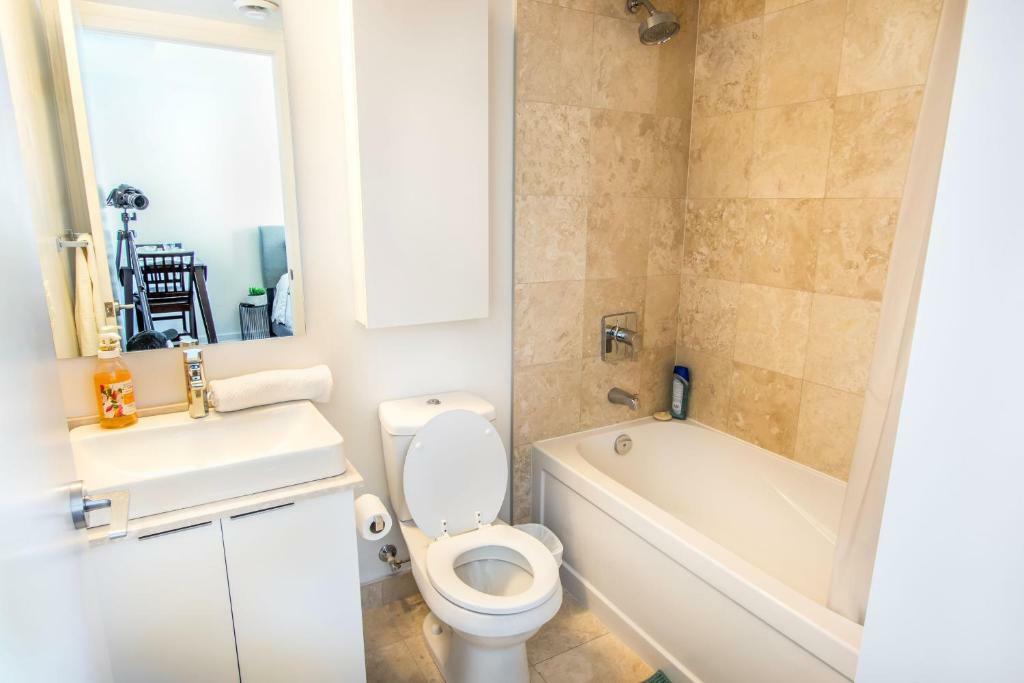 Micasa Suites - Modern Executive Condo Торонто Екстер'єр фото